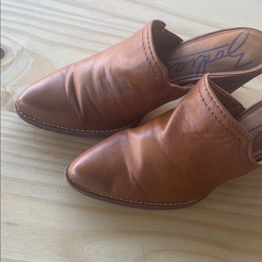 Zodiac Women's  Brown Leather Mules - Picture 6 of 16